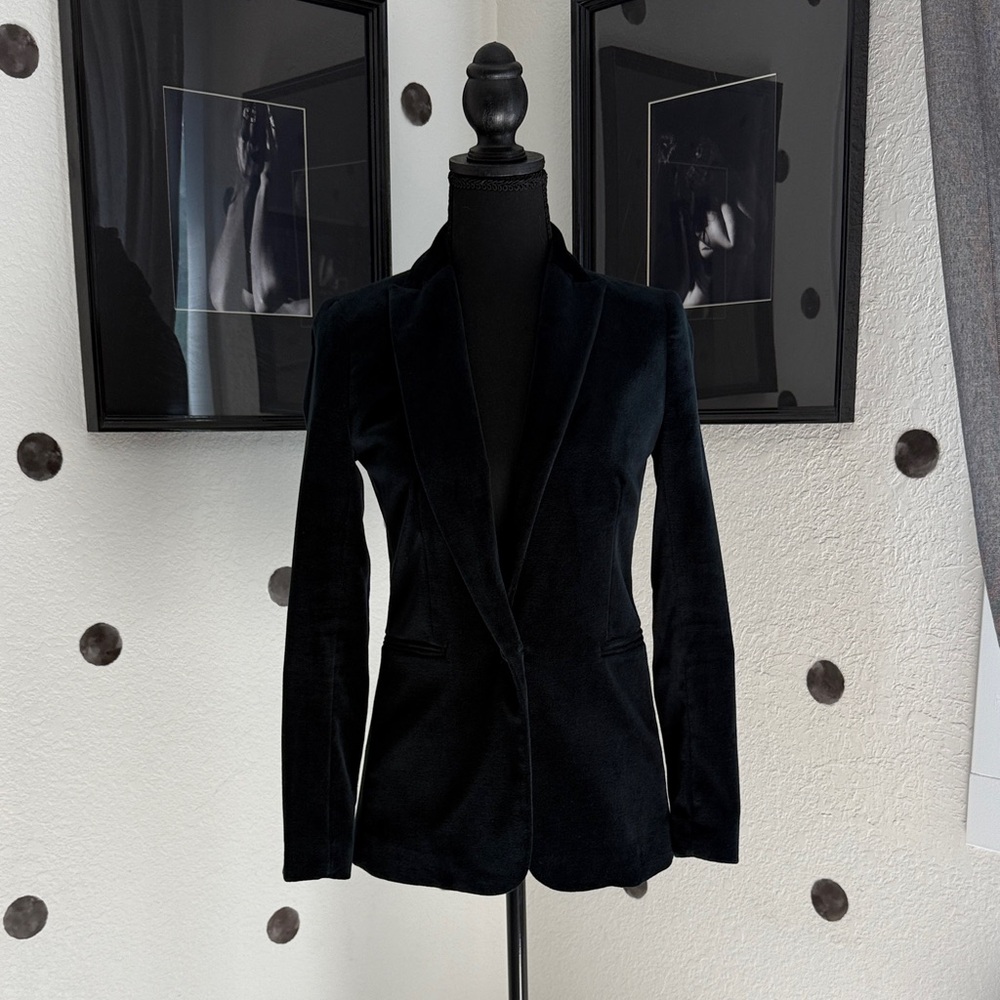 J. Crew Women's Black Velvet Blazer, size -00, condition- excellent